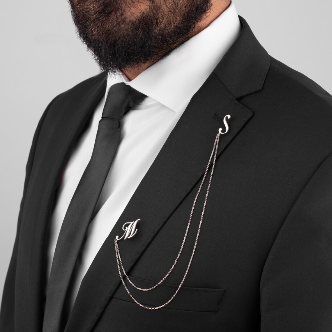 Aangepaste dubbele naam broche - Tuxedo Lapel Pin recensie en prijs